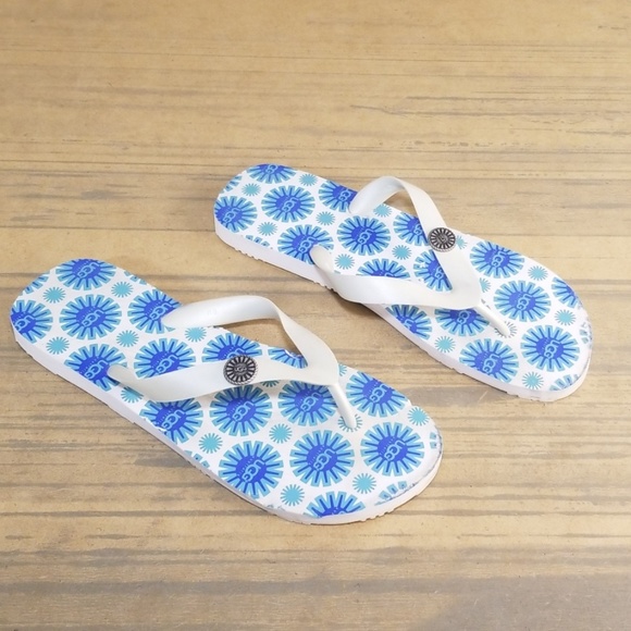 ***SOLD***Ugg Flip Flops Womens - Picture 2 of 8